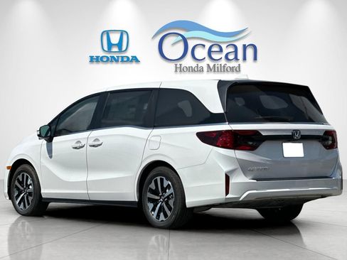 New 2026 Honda Odyssey EX-L image 3