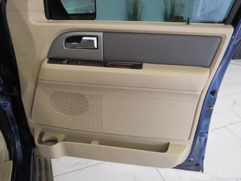 Used 2012 Ford Expedition XLT image 29