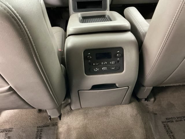 Used 2005 Chevrolet Suburban Z71 w/ Preferred Equipment Group AWD/4WD image 18