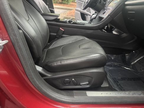 Used 2015 Ford Fusion Titanium FWD image 17