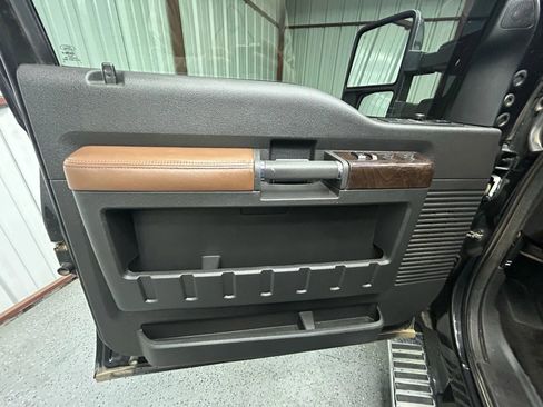 Used 2015 Ford F250 Platinum w/ FX4 Off-Road Package image 7