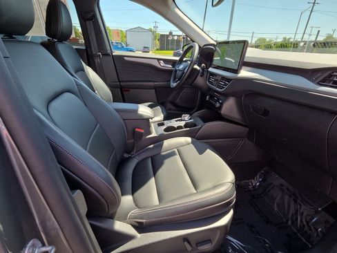 Used 2025 Ford Escape Platinum AWD/4WD image 5