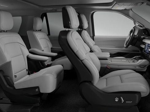 New 2026 Lincoln Navigator Reserve AWD/4WD image 28