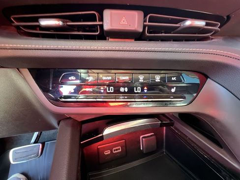 Certified 2023 Buick Envision Essence w/ Sport Touring Package image 11