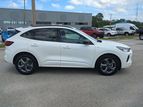 Certified 2023 Ford Escape ST-Line w/ Tech Pack #1 FWD image 3