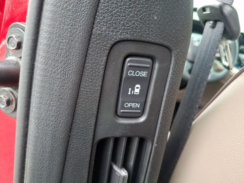 Used 2022 Honda Odyssey Elite image 11