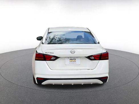 Used 2025 Nissan Altima 2.5 SV image 12