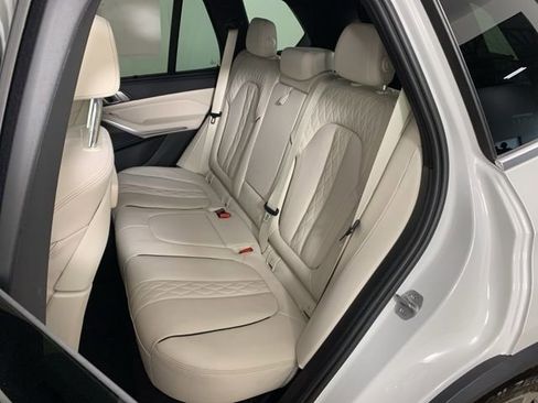 Used 2023 BMW X5 xDrive40i w/ Premium Package image 34