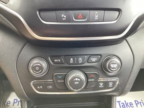 Used 2021 Jeep Cherokee Latitude Lux w/ Trailer Tow Group image 40