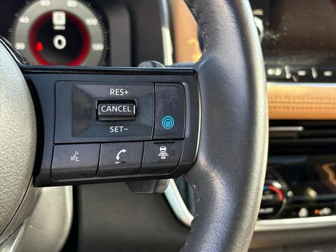 Certified 2023 Nissan Rogue Platinum image 18