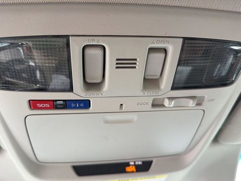 Used 2019 Subaru Outback 2.5i Touring image 16