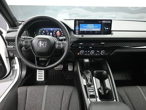 Used 2024 Honda Accord Sport image 11