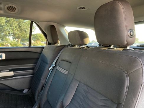 Used 2020 Ford Explorer XLT RWD image 9