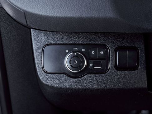 Used 2019 Mercedes-Benz Sprinter 144 image 46