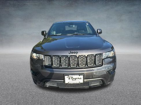 Used 2019 Jeep Grand Cherokee Altitude AWD/4WD image 4
