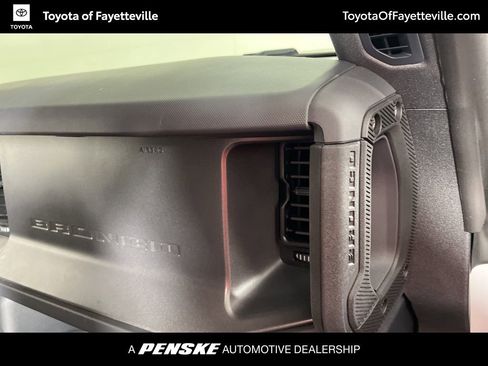 Used 2025 Ford Bronco Badlands image 19