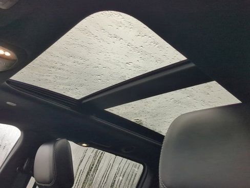 Used 2025 Chrysler Pacifica Limited image 20