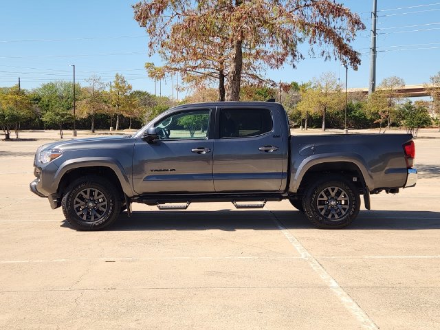 Used 2022 Toyota Tacoma SR5 RWD image 5