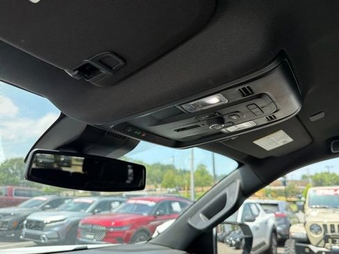 Used 2023 Chevrolet Suburban Premier AWD/4WD image 20