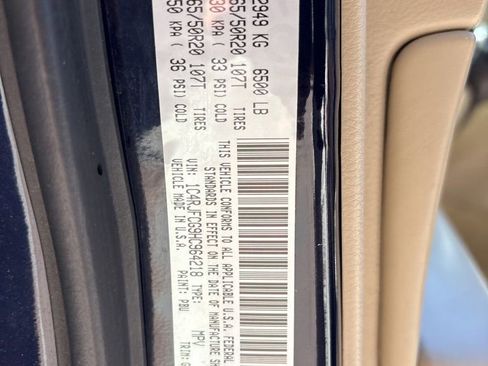 Used 2017 Jeep Grand Cherokee Overland AWD/4WD image 16