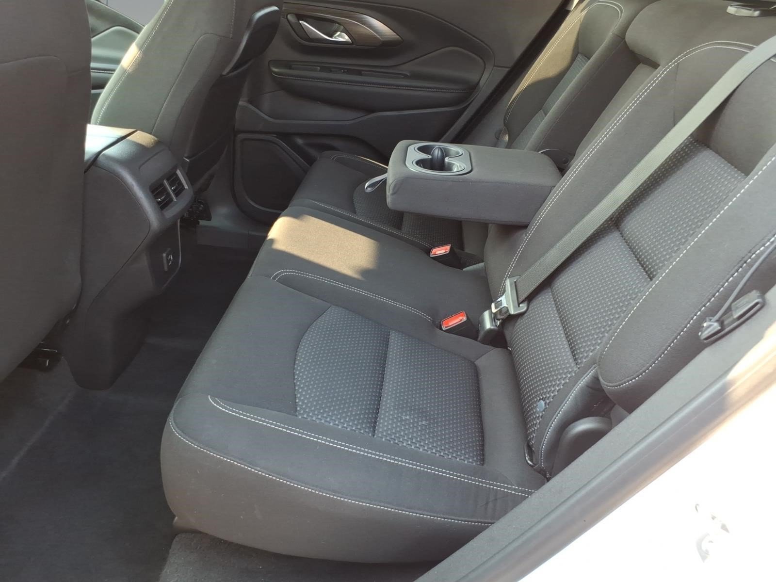 Used 2024 GMC Terrain SLE AWD/4WD image 8