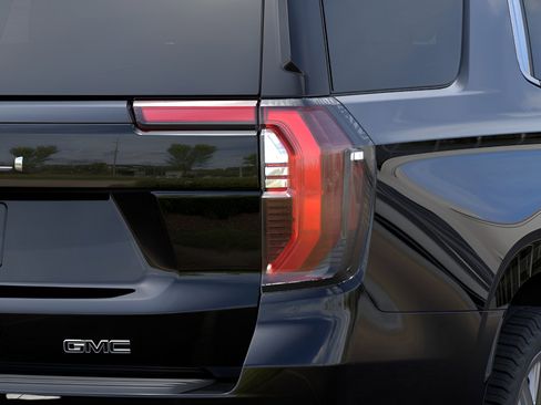 New 2026 GMC Yukon Denali Ultimate w/ LPO, Floor Liner Package image 11