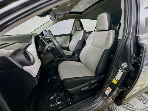 Used 2018 Toyota RAV4 XLE FWD image 24