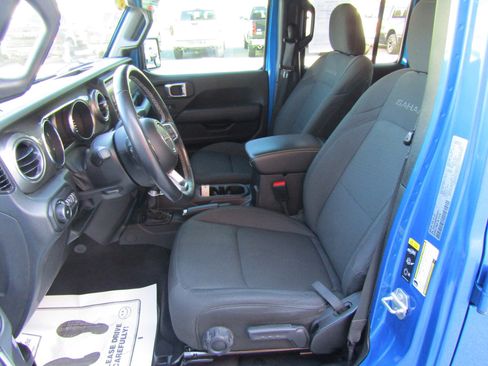 Used 2022 Jeep Wrangler Unlimited Sahara w/ Cold Weather Group image 12