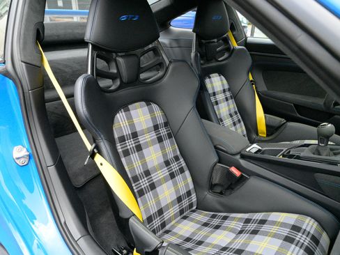 Used 2022 Porsche 911 GT3 image 32