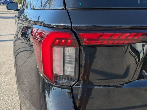 Used 2025 Ford Explorer ST RWD image 8