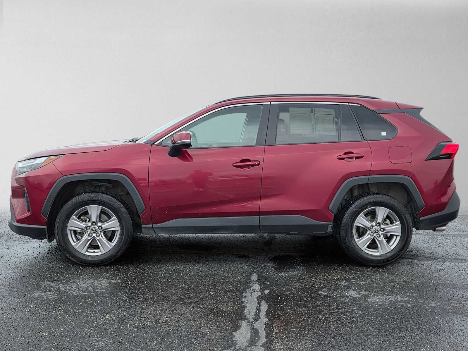 Used 2023 Toyota RAV4 XLE FWD image 6
