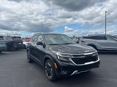 Certified 2024 Kia Seltos SX w/ SX Sunroof Package AWD/4WD image 1