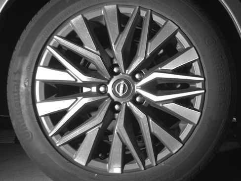 Used 2025 Nissan Altima 2.5 SV FWD image 15