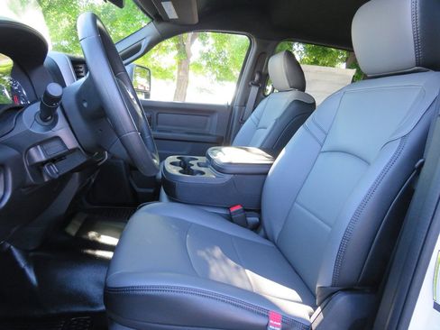 New 2024 RAM 3500 Tradesman w/ Chrome Appearance Group image 29