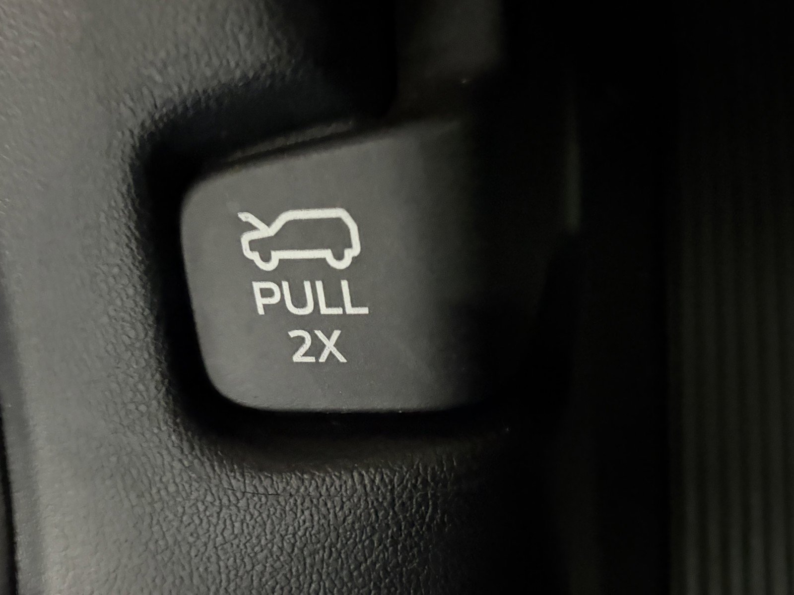 Used 2021 Ford Explorer XLT w/ Class III Trailer Tow Package AWD/4WD image 43