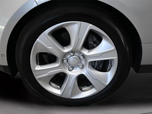 Used 2019 Land Rover Range Rover Long Wheelbase Supercharged image 38