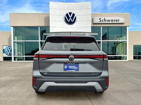 New 2026 Volkswagen Tiguan SE image 4