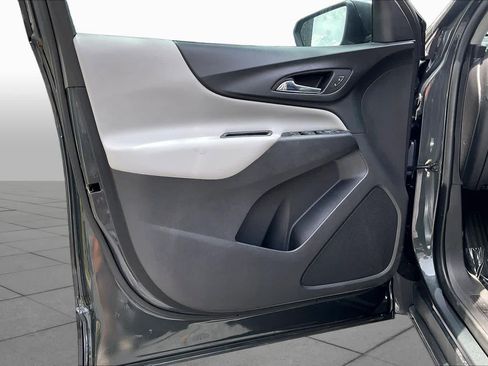 Used 2018 Chevrolet Equinox LS FWD image 22