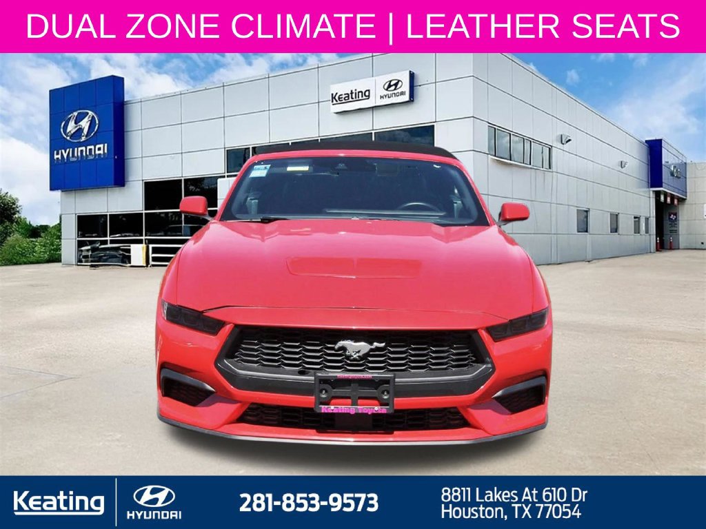 Used 2025 Ford Mustang Convertible RWD image 2