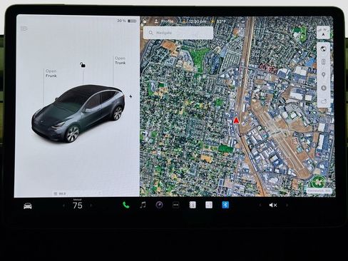 Used 2022 Tesla Model Y Long Range image 13