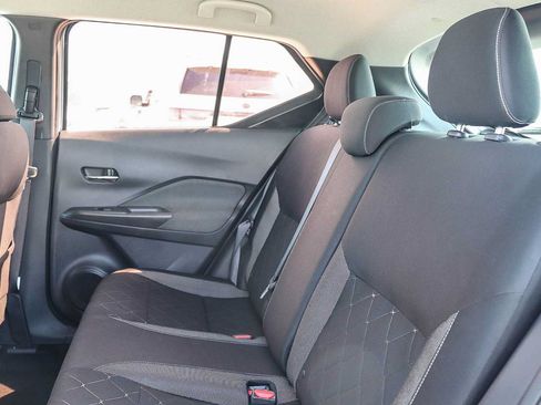 Used 2019 Nissan Kicks SV FWD image 18