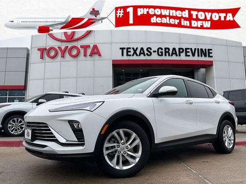 Used 2025 Buick Envista Preferred image 1