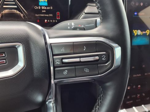 Used 2025 GMC Acadia Elevation w/ Elevation Premium Package FWD image 18