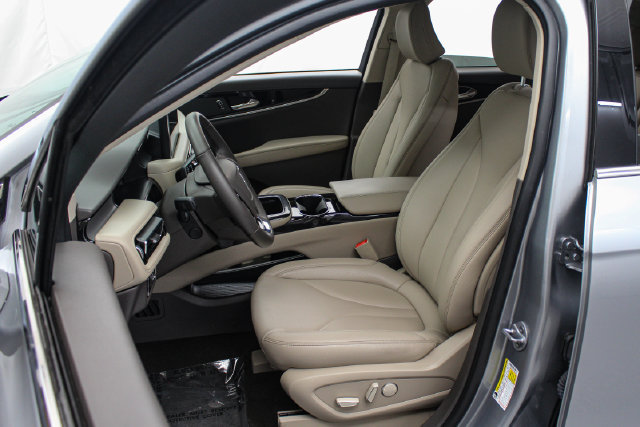 Used 2023 Lincoln Nautilus AWD w/ Premium Package image 16