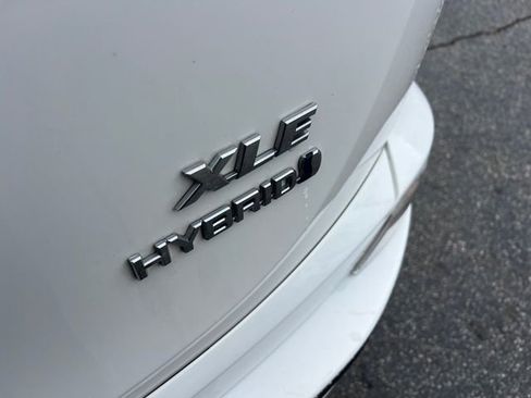 Used 2018 Toyota RAV4 XLE image 35