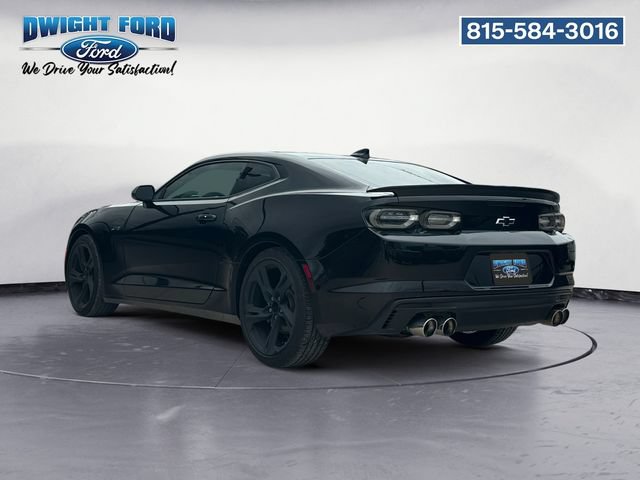 Used 2021 Chevrolet Camaro LT RWD image 3
