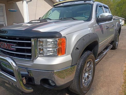Used 2007 GMC Sierra 1500 SLE w/ SLE2 Preferred Package AWD/4WD image 2