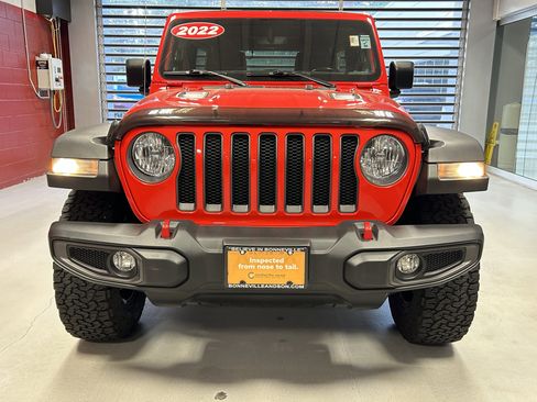 Used 2022 Jeep Wrangler Unlimited Rubicon w/ Cold Weather Group AWD/4WD image 14
