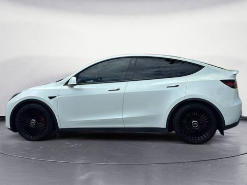 Used 2022 Tesla Model Y Performance AWD/4WD image 4