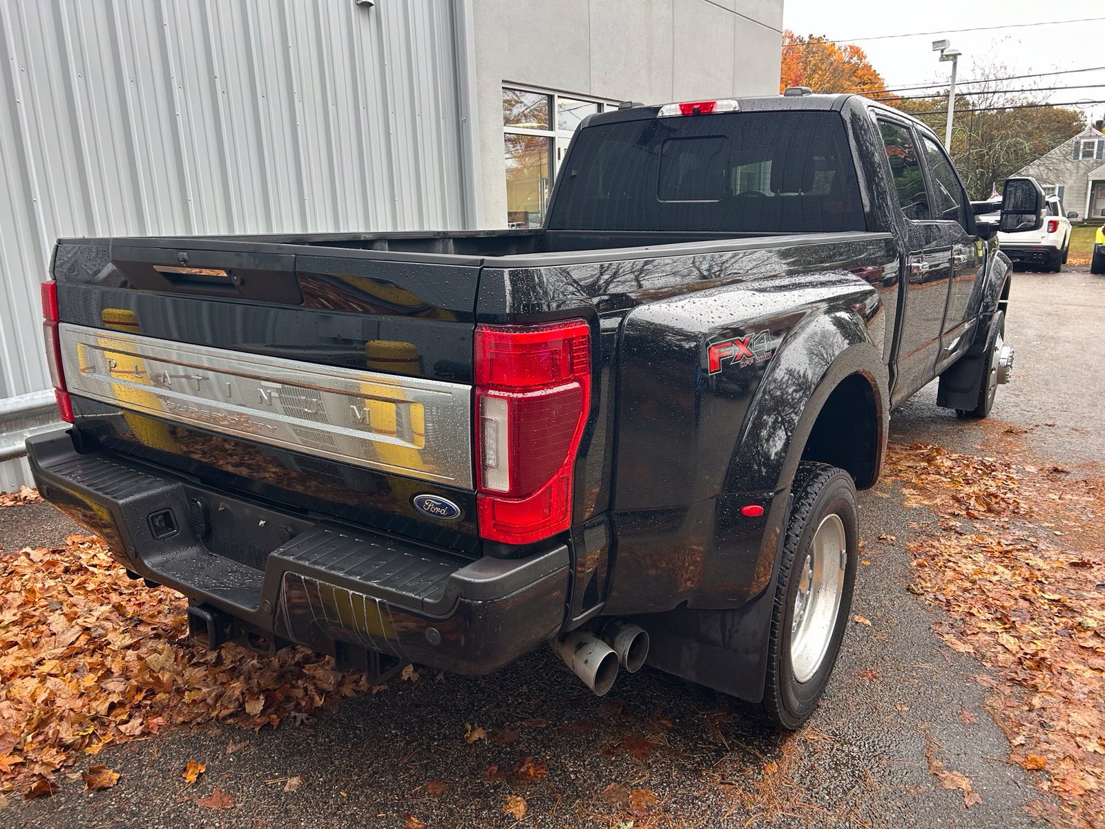 Used 2022 Ford F450 Platinum w/ FX4 Off-Road Package AWD/4WD image 5